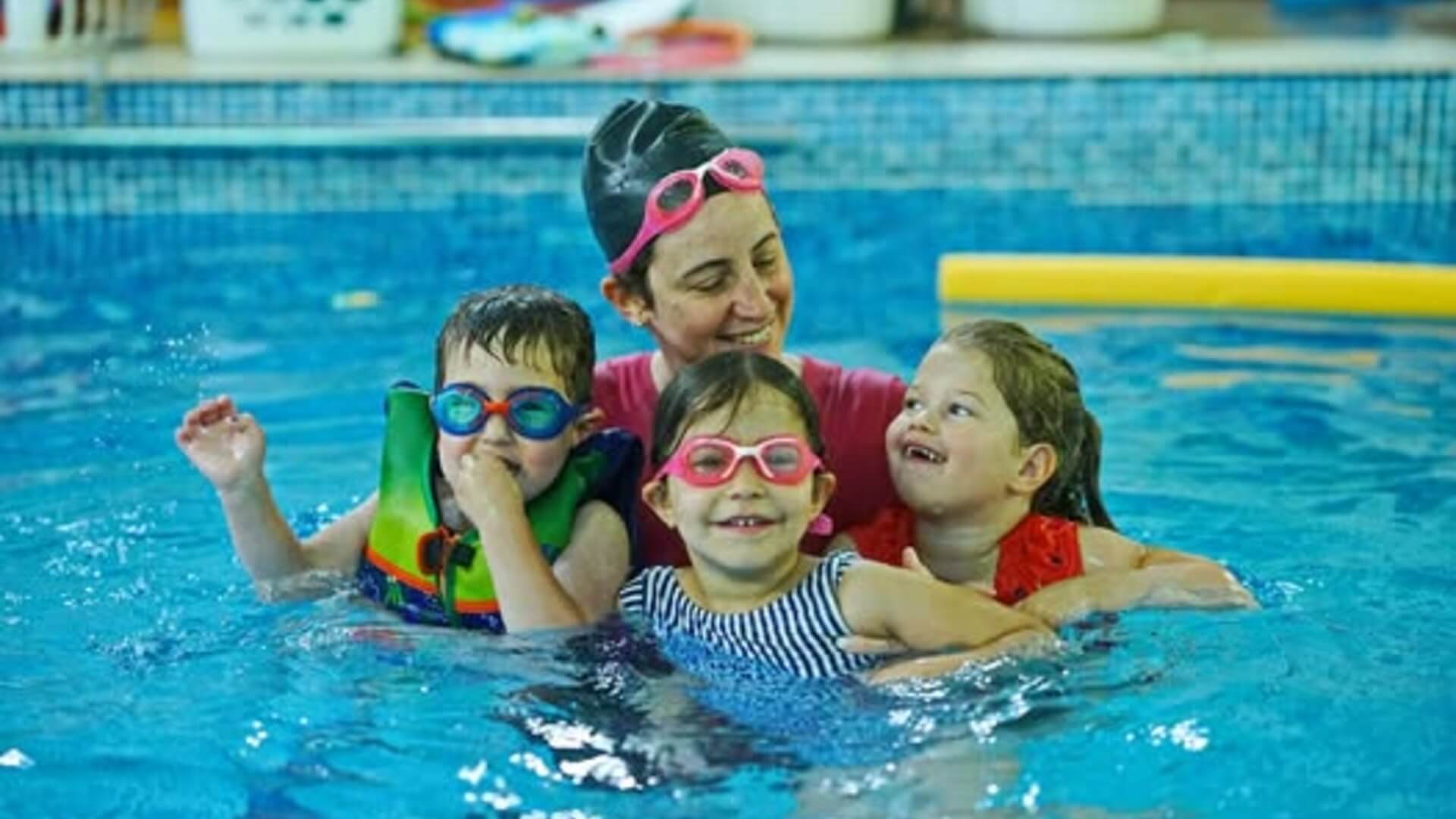 הלוחשת במים