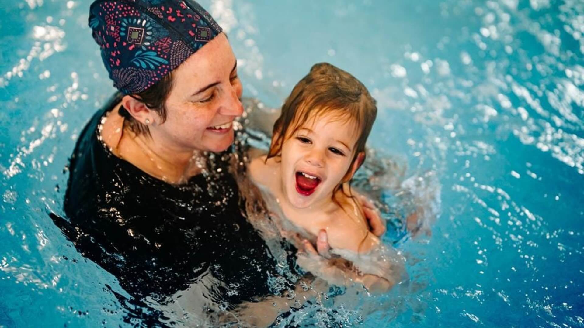 הלוחשת במים