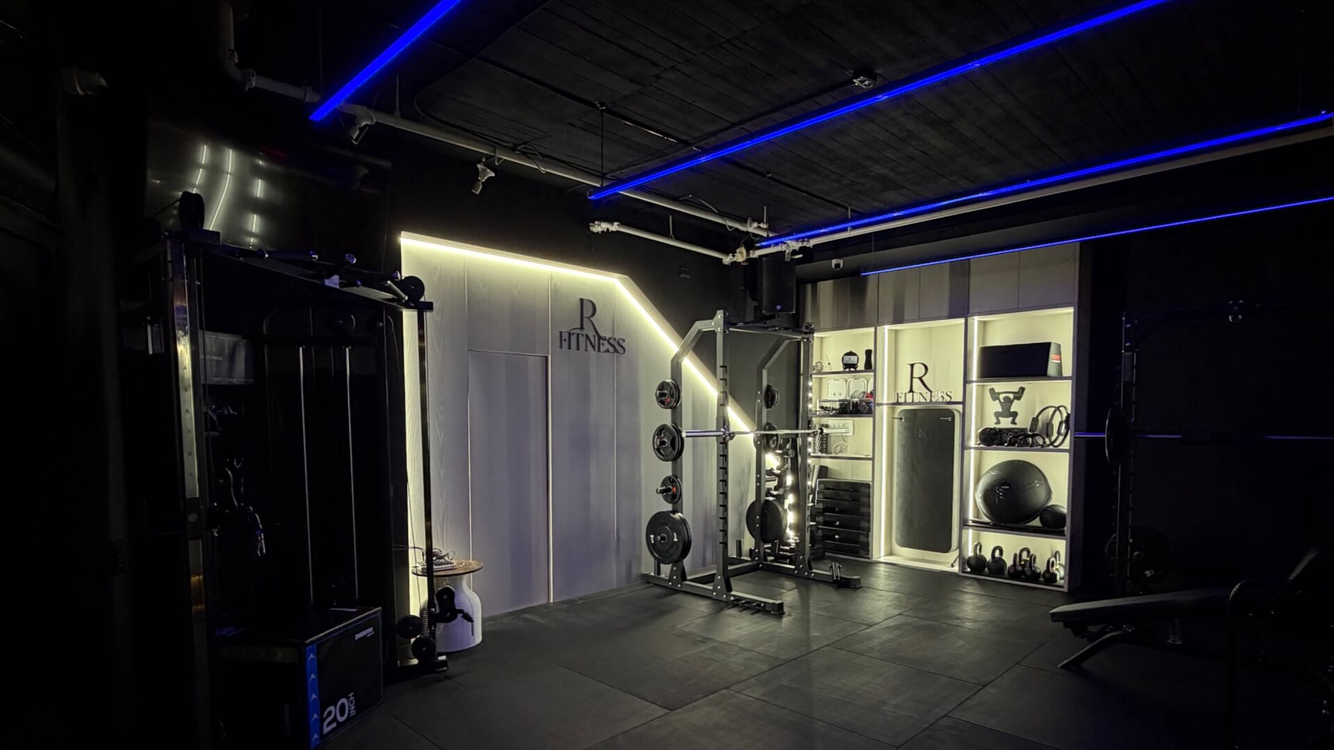  | R FITNESS BOUTIQUE SPORTS STUDIO