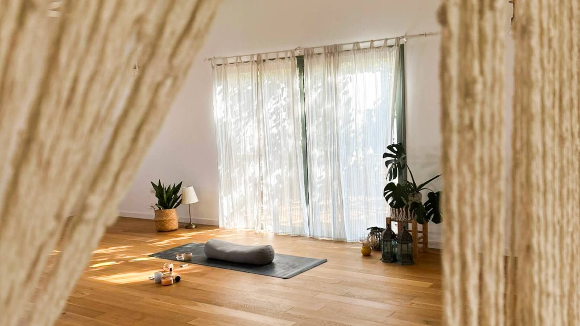 בית ליוגה בבקעה