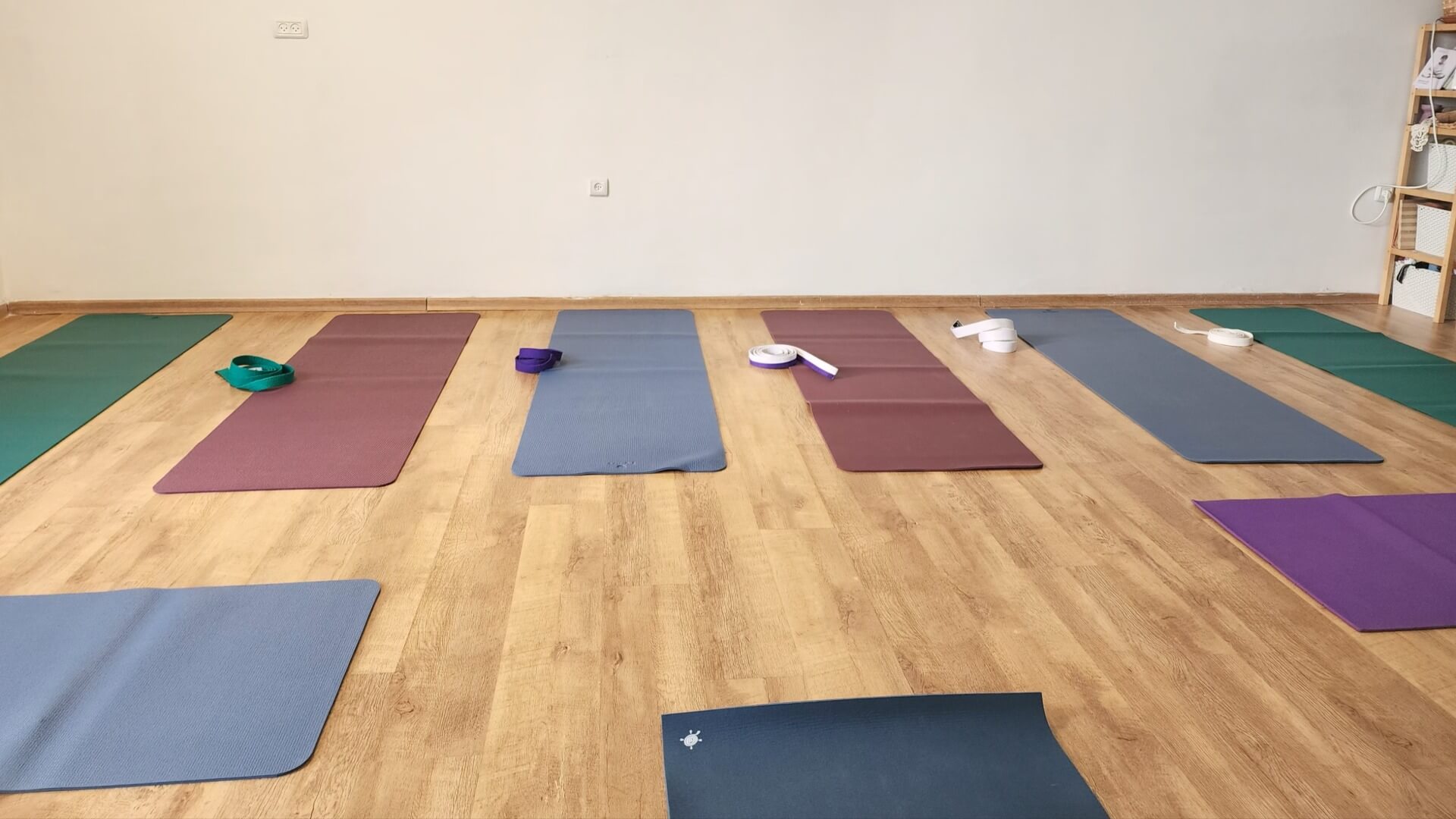 | דנה ניר, תזונאית קלינית מורה לפילאטיס ויוגה