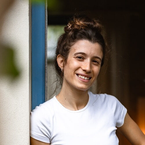 דהאמה יוגה רמת השרון | lee