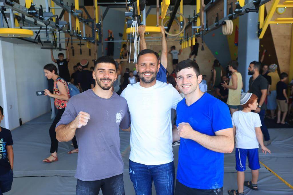 גורילה נינג׳ה