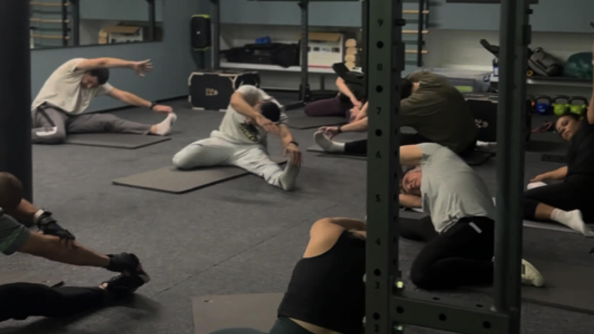 אאוט-ביסט - אימוני משקל גוף וקליסטניקס ברחובות ‏